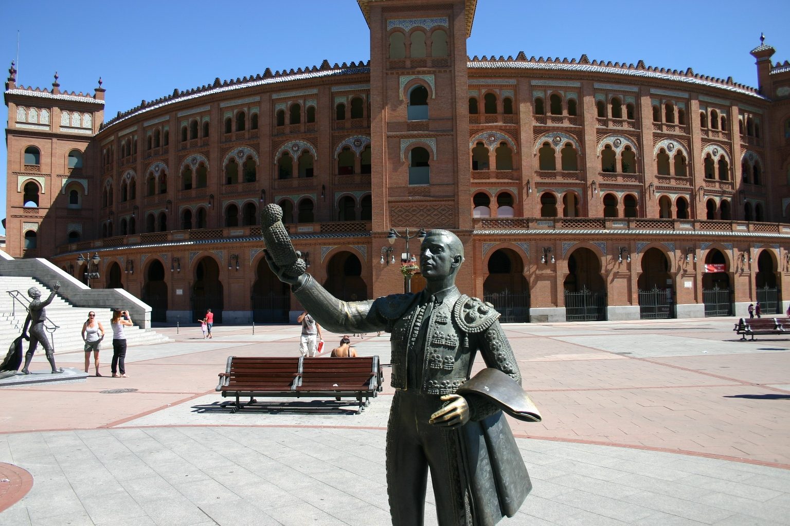 Bullfighters%27%20memorial%20to%20Alexander%20Fleming%2C%20Madrid%20-%2004.JPG
